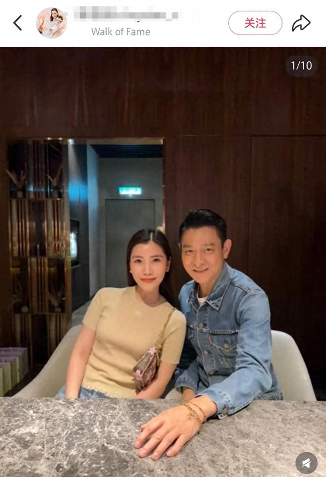 西亚 和小姨子吃高档西餐 华仔合影拘谨pg电子中文模拟器63岁刘德华在马来(图3)
